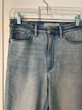Athleta Sculptek Premium Stretch Women’s Relaxed Jeans- Size 6T